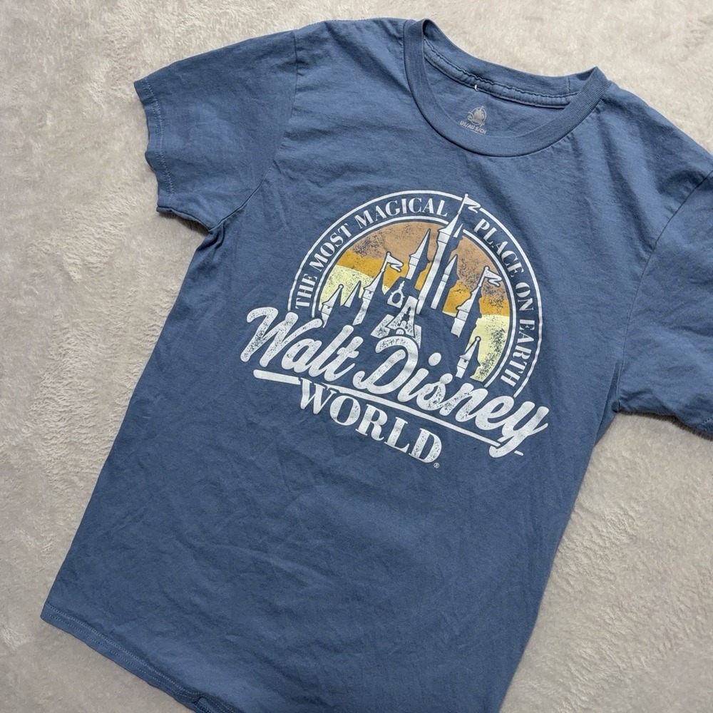 Disney World Parks Shirt Mens Small Blue Cinderella Castle Graphic Magical Tee - Picture 6 of 10